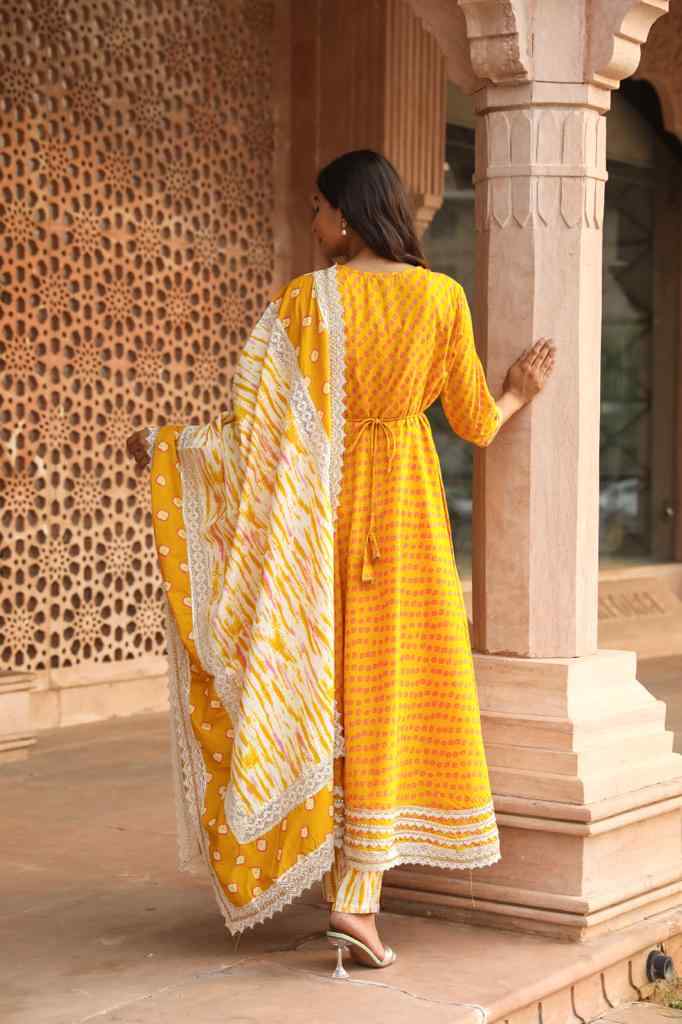 Lagaaya Dil Bandhani Romance Suit Set